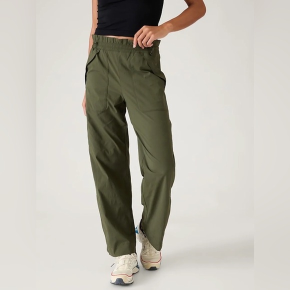 Athleta Pants - ATHLETA trekkie pants olive green athleisure joggers / size 2
